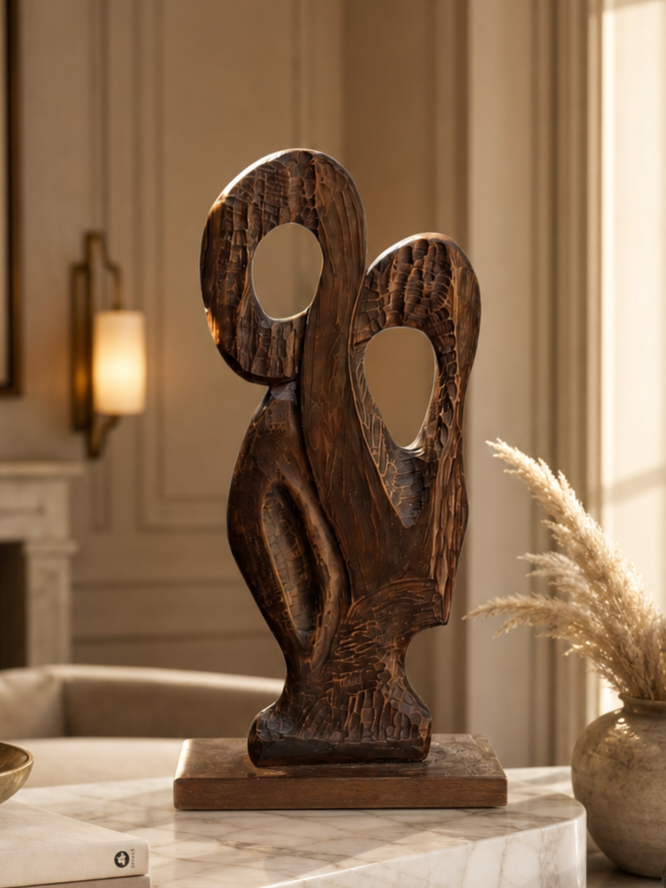 Sculpture contemporaine en poirier
