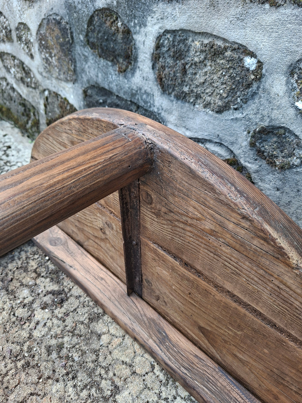 Console en pin des années 1970 ,trés bon état ,fabrication Française. H73cm x L76 x 38.5cm