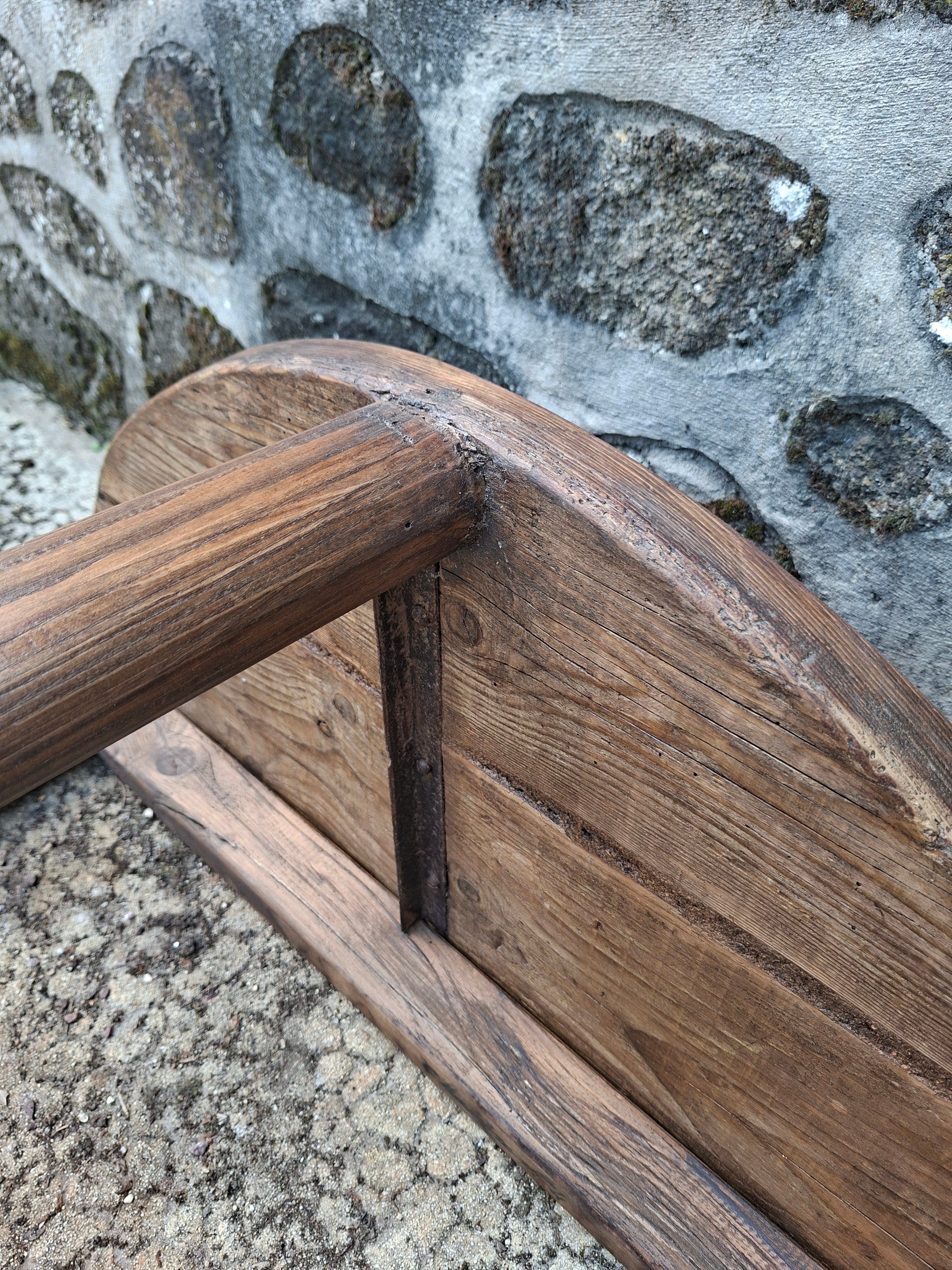 Console en pin des années 1970 ,trés bon état ,fabrication Française. H73cm x L76 x 38.5cm