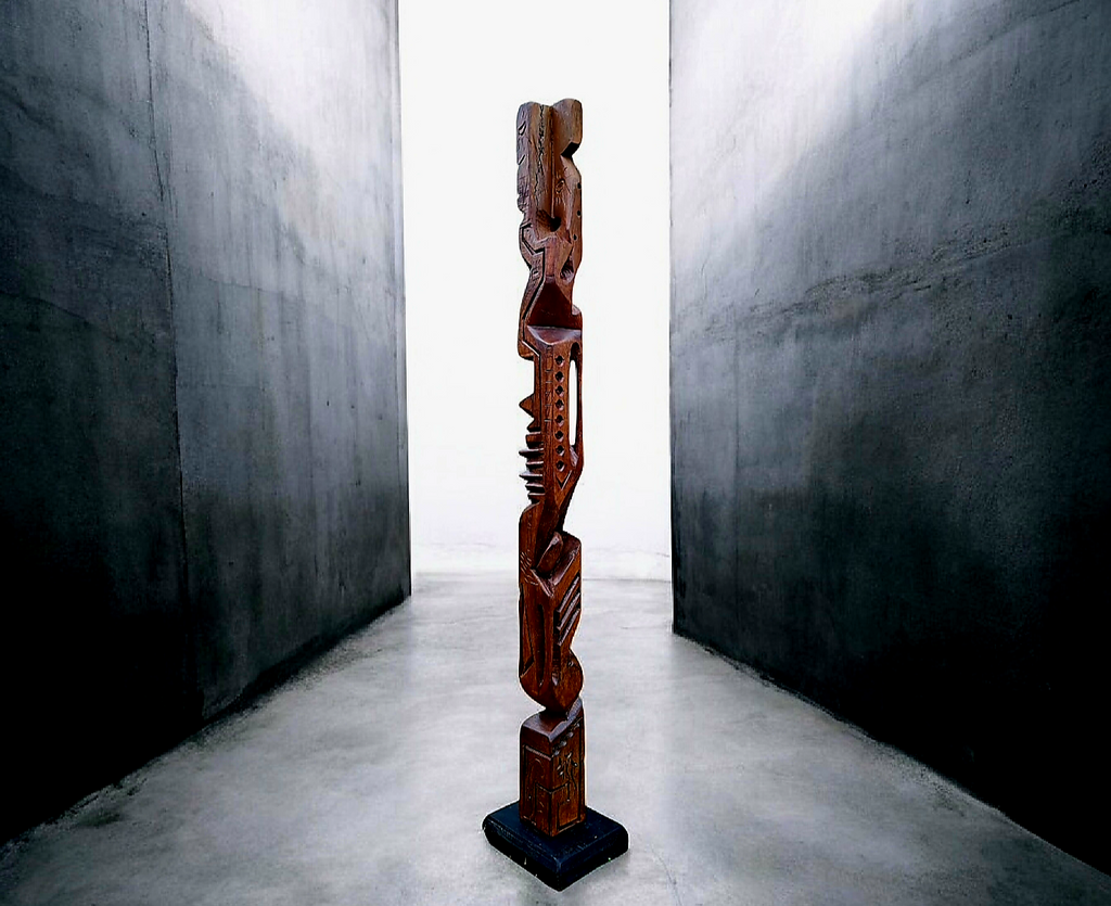 Sculpture contemporaine en chêne