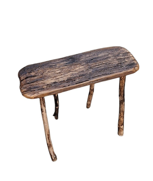Petit banc wabi-sabi en chêne