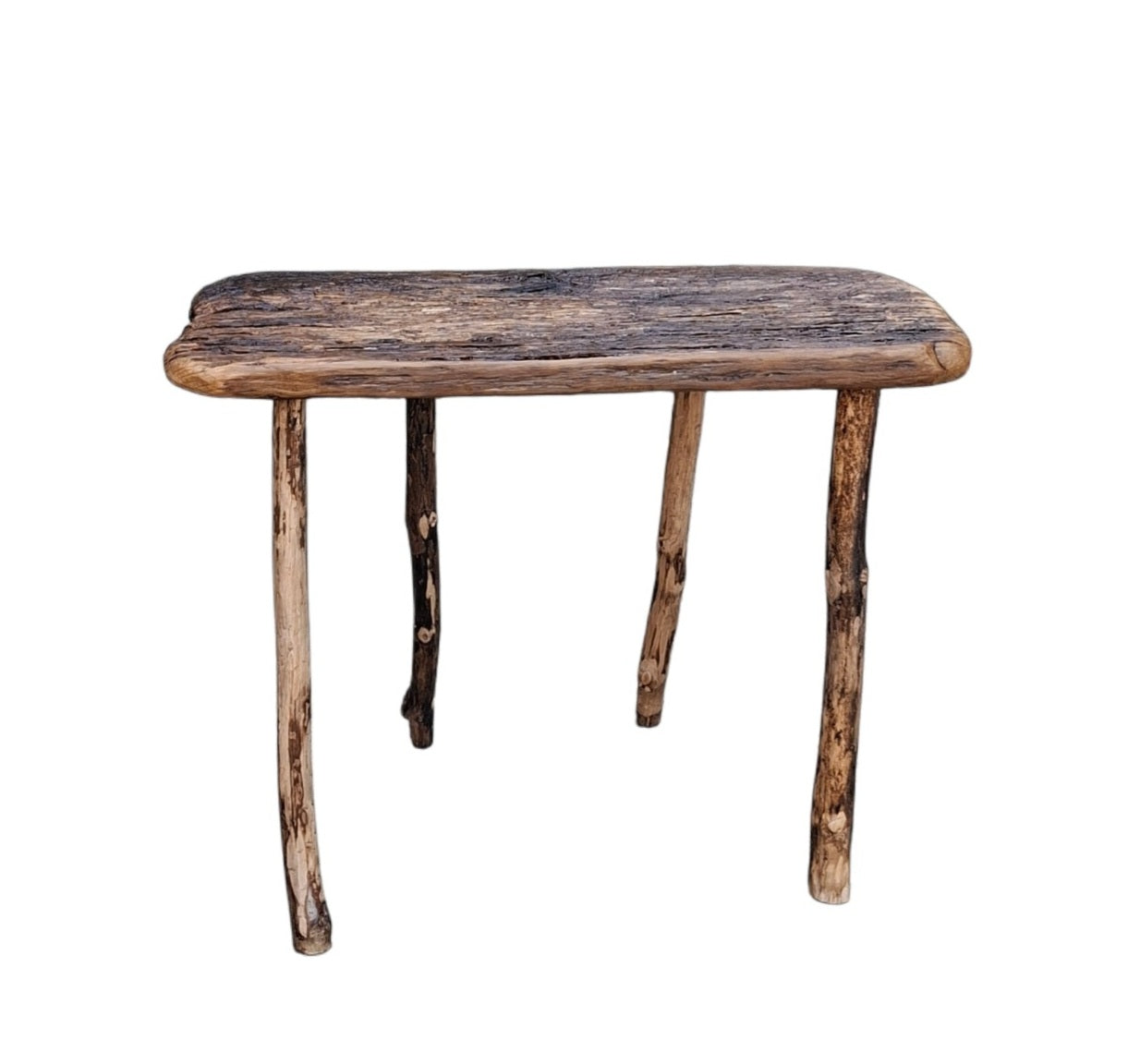 Petit banc wabi-sabi en chêne